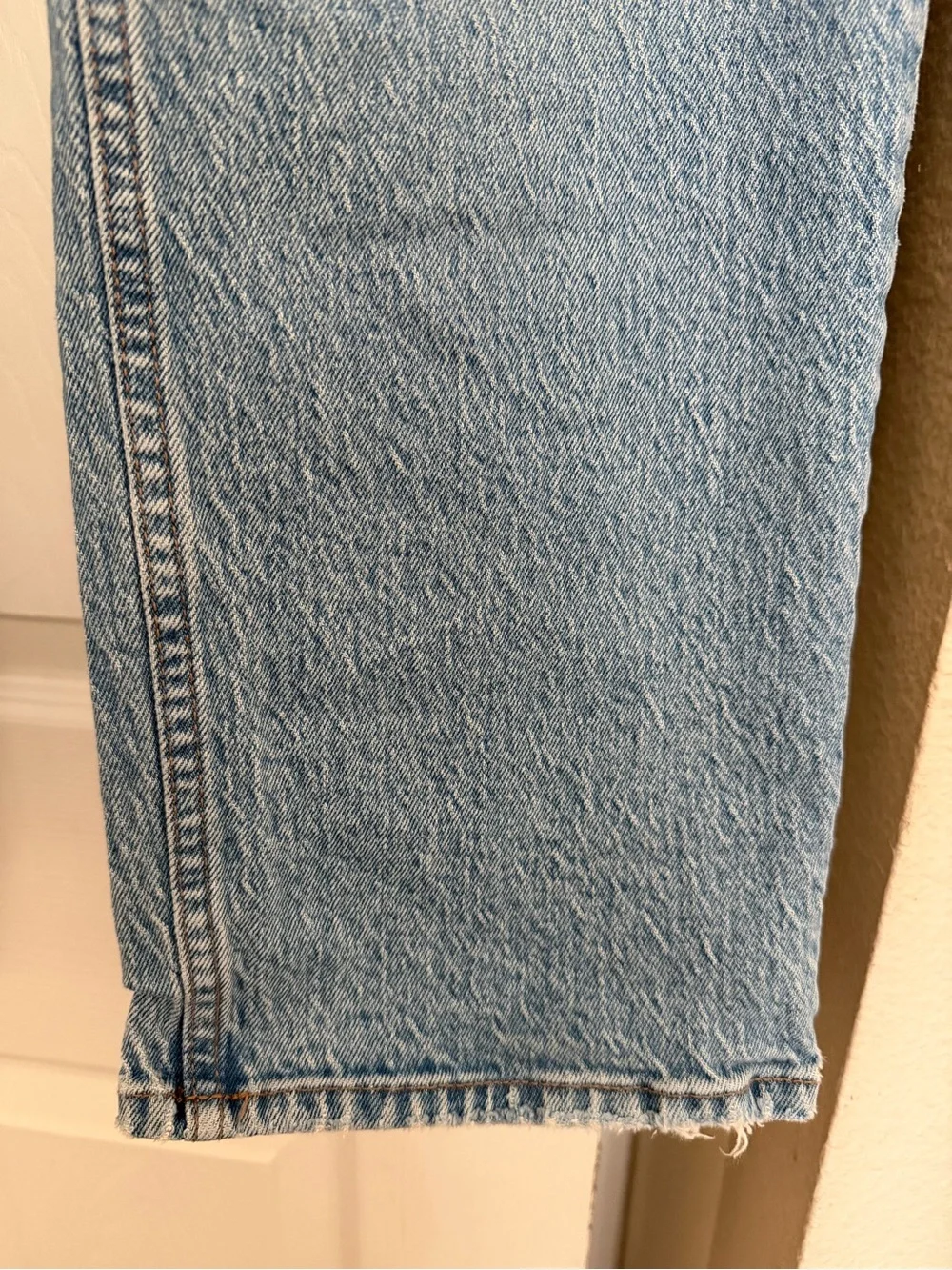 Womens Abercrombie & Fitch Classic Light Blue  Straight-Leg Jeans, size 32 short